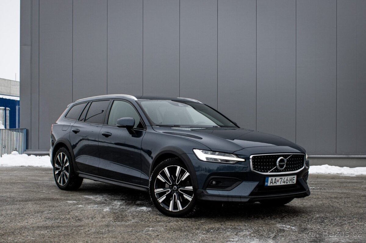 Volvo V60 Cross Country D4 AWD Pro AUTO. - 3