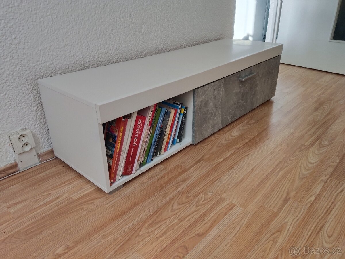 Skříňka pod TV. - 3