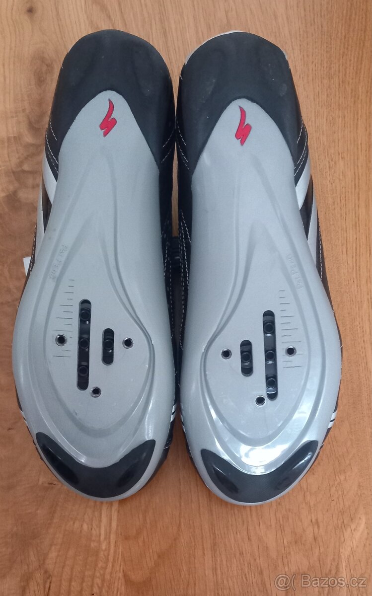 Cyklotretry Specialized - 3