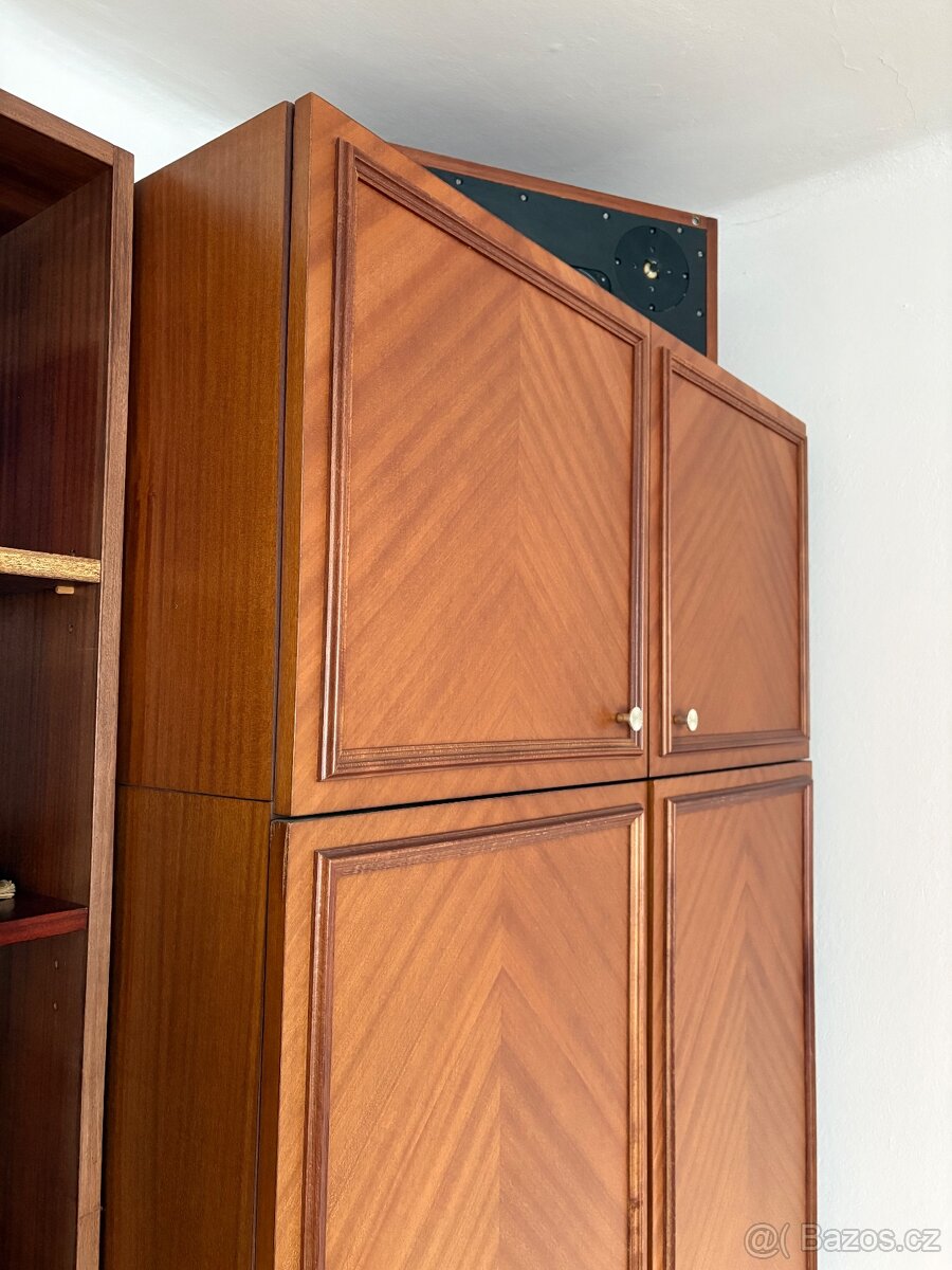Šatní skříň + nástavec - 3
