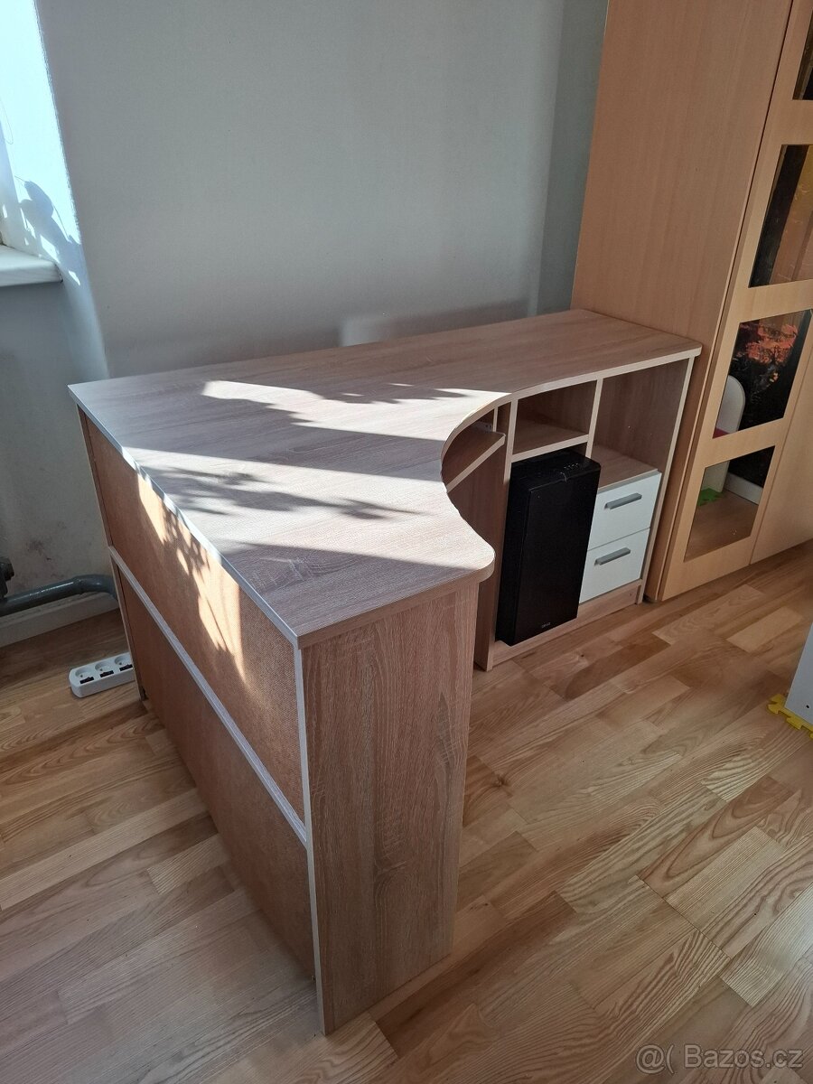 Rohový PC stůl - 3
