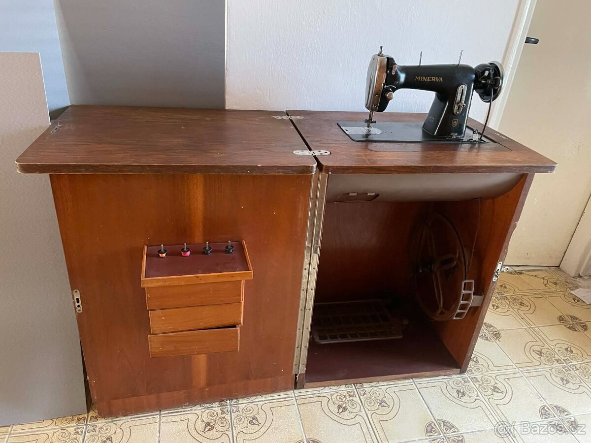 Šicí stroj MINERVA - 3