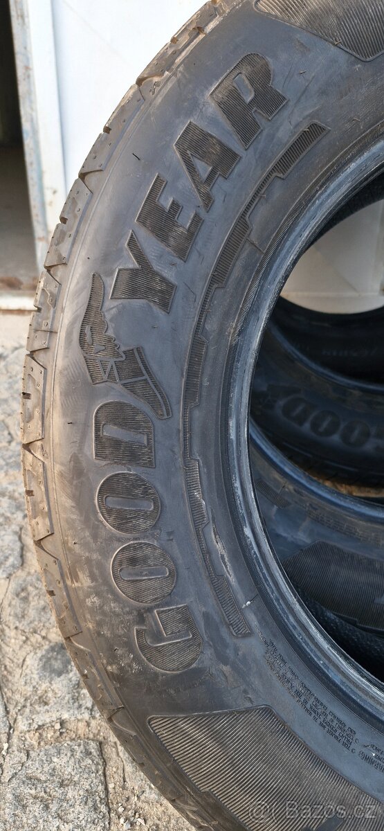 Pneu 255/65r18 goodyear