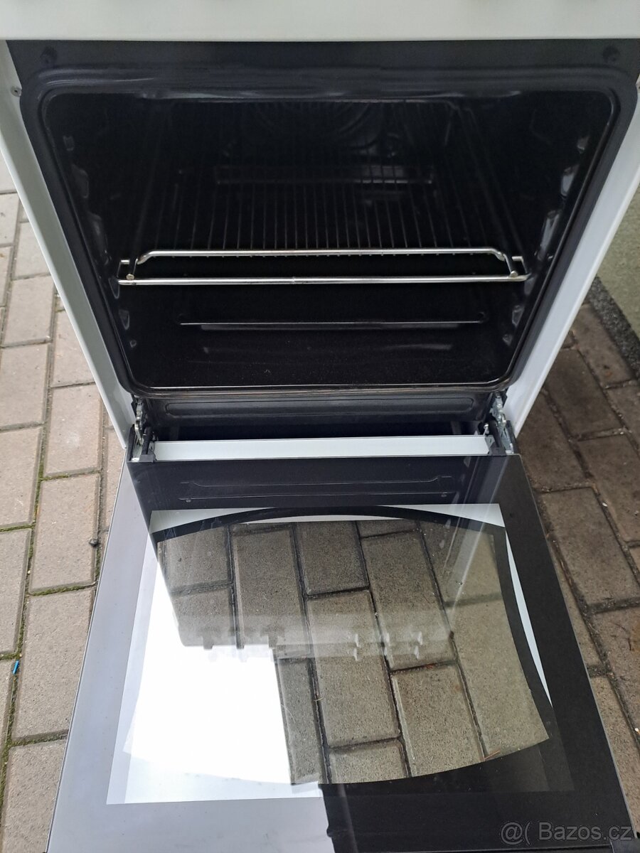 Prodám elektrický sporák Amica - 3