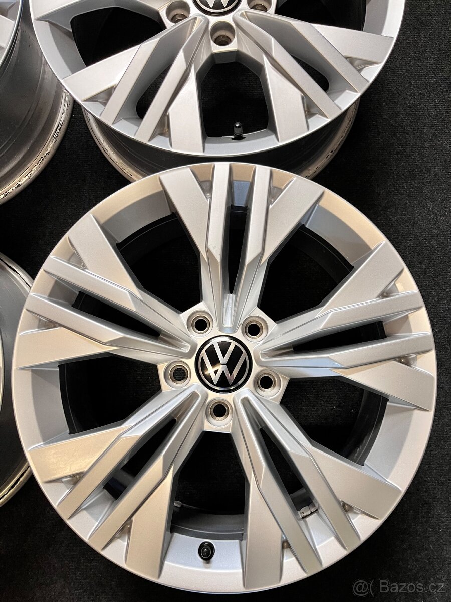 R17” VW Alltrack Passat B8 originál alu disky - ET 38 - 3