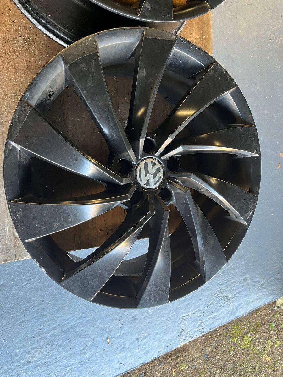 Alu kola R19 na VW Arteon 8x19 5x112 ET40 - 3
