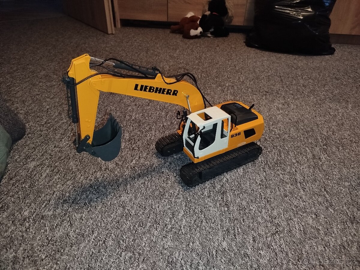 RC model bagr Liebherr - 3