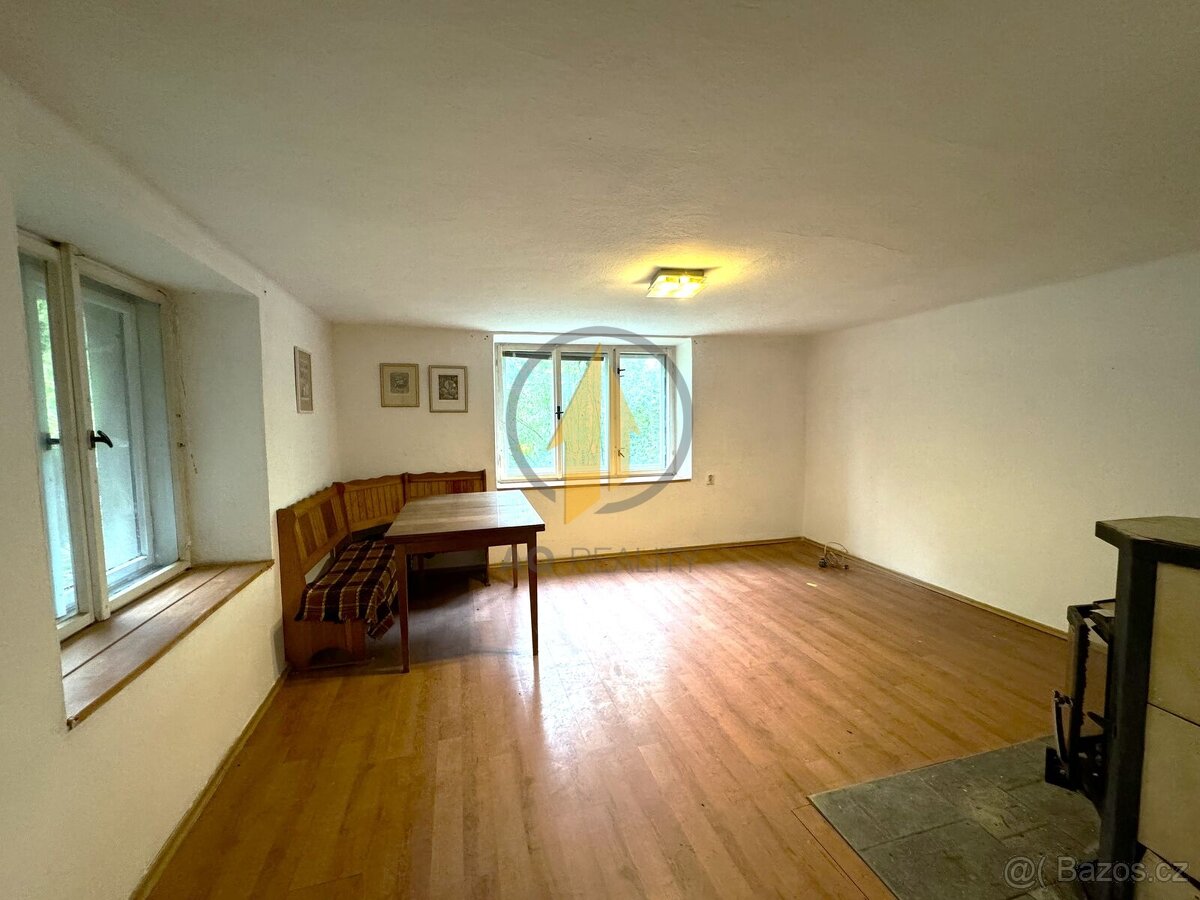 Prodej rodinného domu se zahradou v obci Bošice u Svojšic, 4 - 3