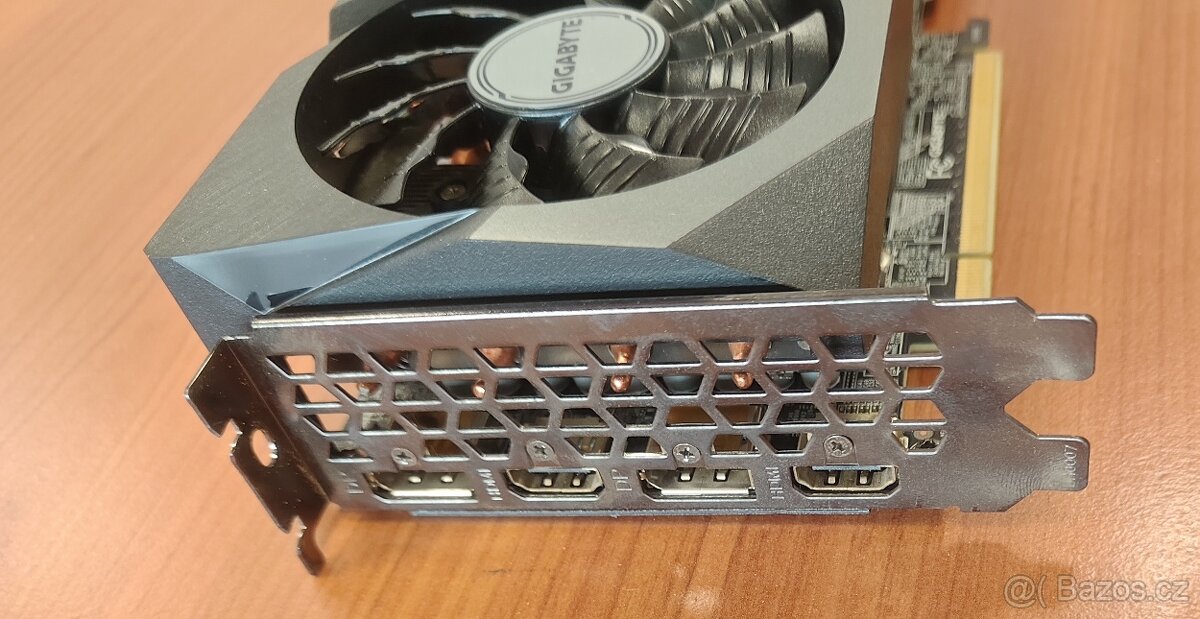 Grafická karta GIGABYTE GeForce RTX 3070 GAMING OC 8G - 3