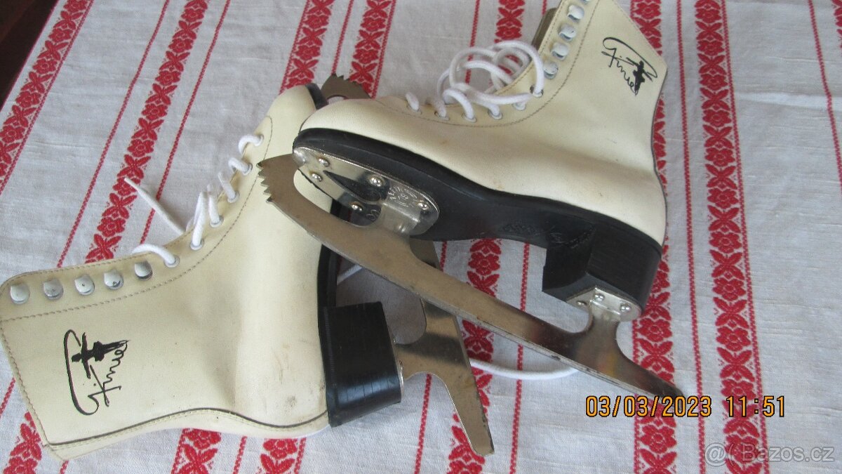 Dívčí lední brusle - 3