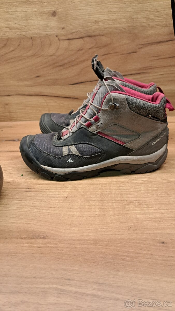 Dětské turisticke boty Quechua, vel.36/ 22,5cm - 3