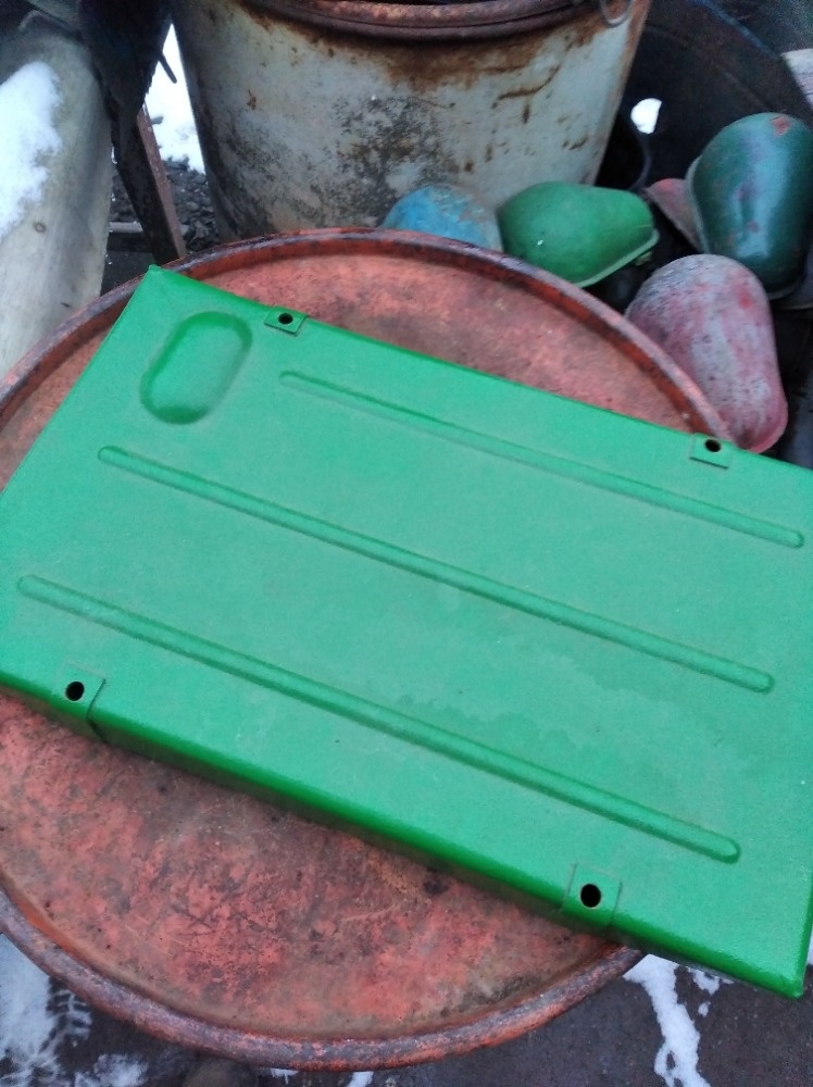 Prodám originál víko baterie na ZETOR25 - 3