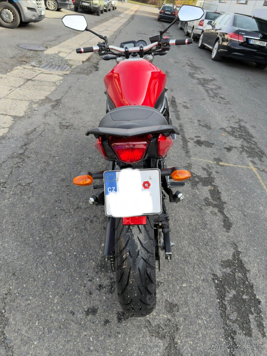Yamaha XJ6 - 3