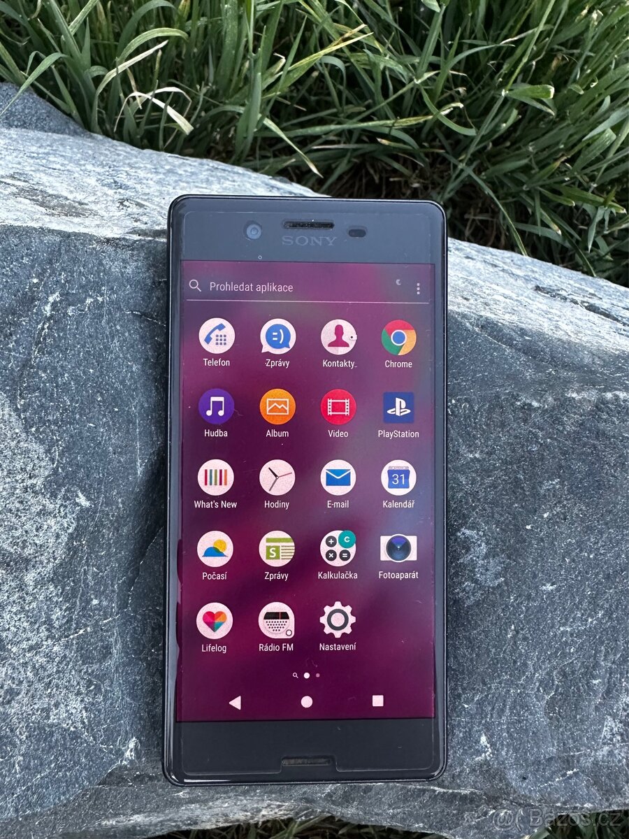 Sony Xperia F5121 - 3