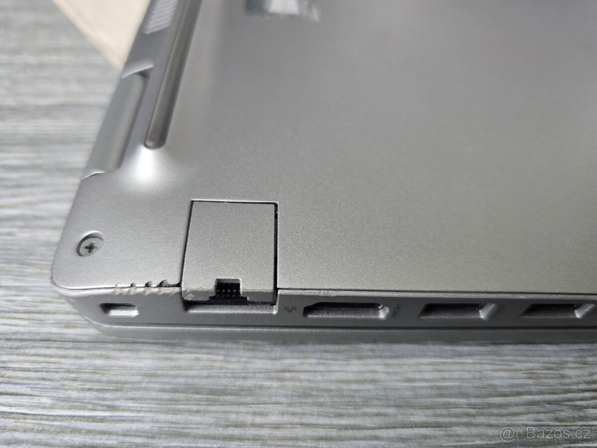 Dell Latitude 5520 - 3