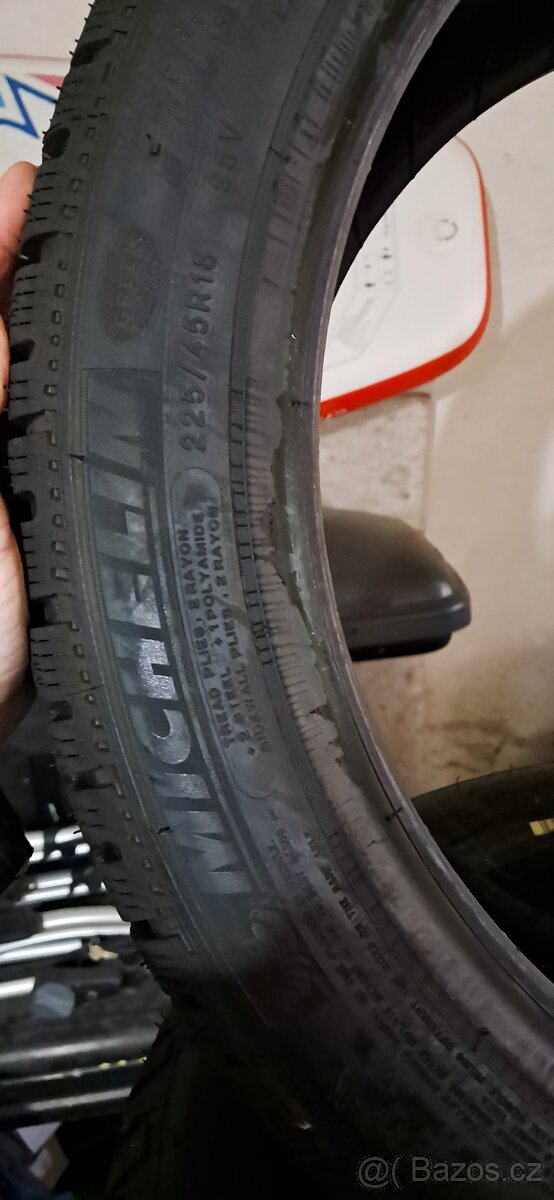 Pneu Michelin Pilot Alpin 225/45 R 18 - 3