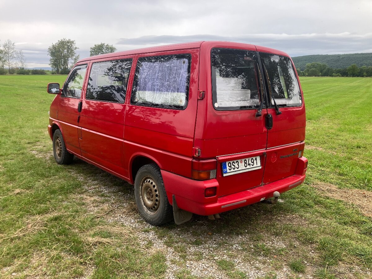 Transporter T4 s posteli 2.5tdi 75kw - 3
