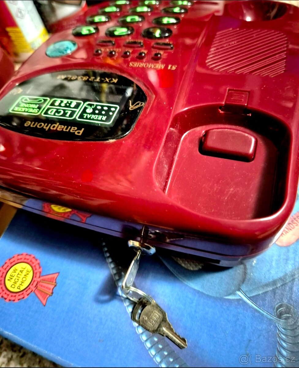 Stolní kabelový telefon - 3