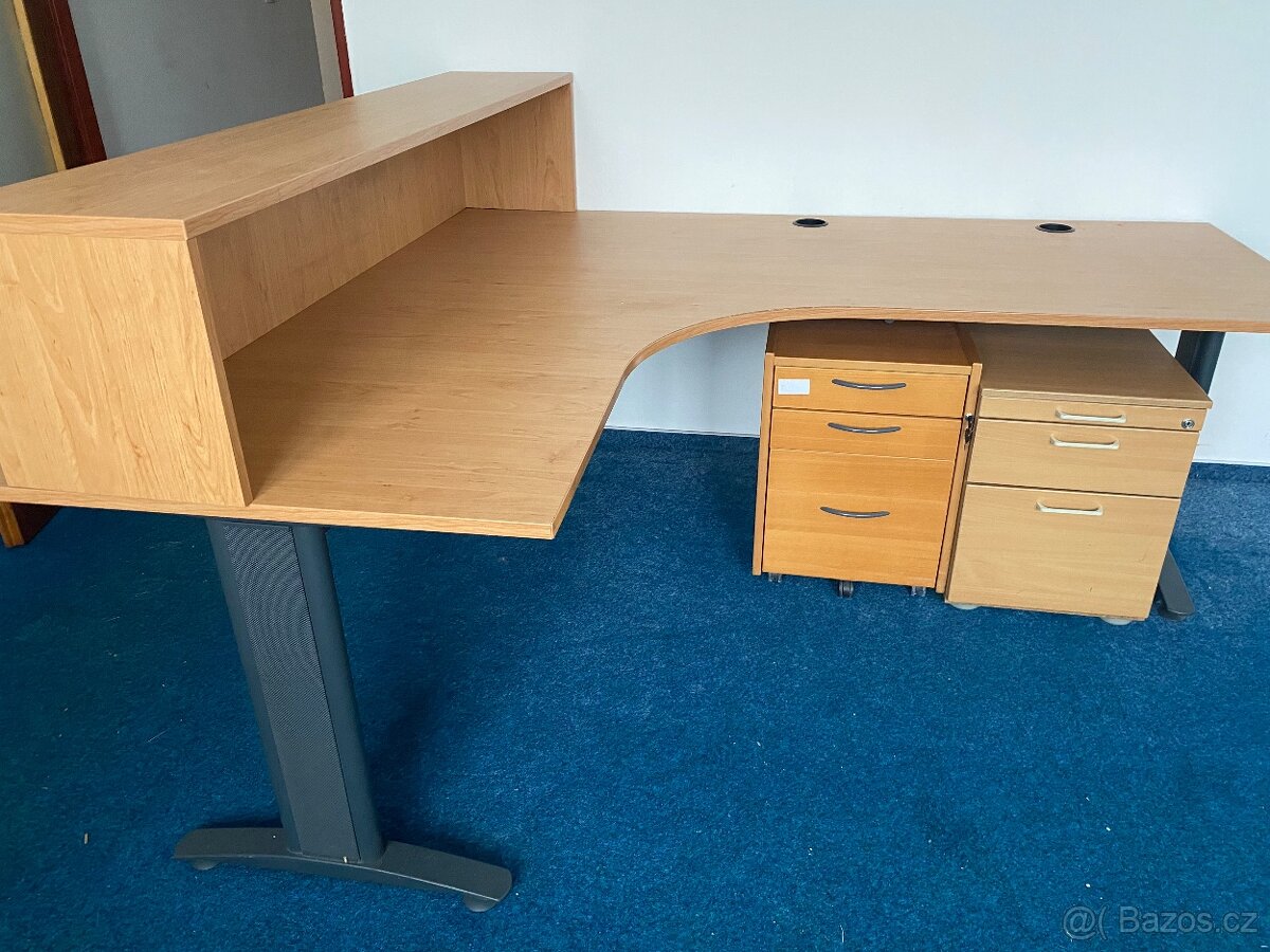 Kancelářské stoly a skříně - 3