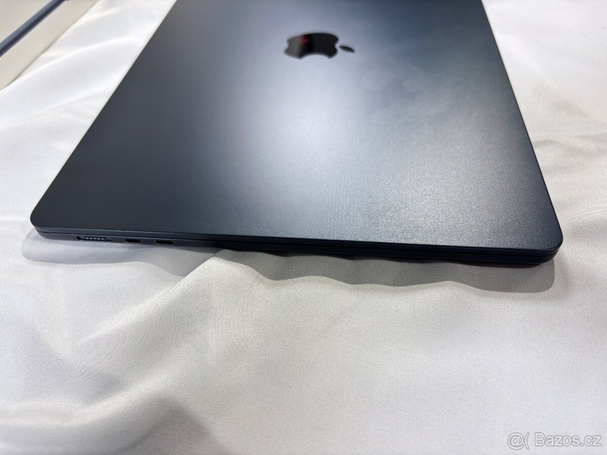 Apple MacBook Air 15" M3 10-GPU 8GB 256GB - Midnight CZ - 3