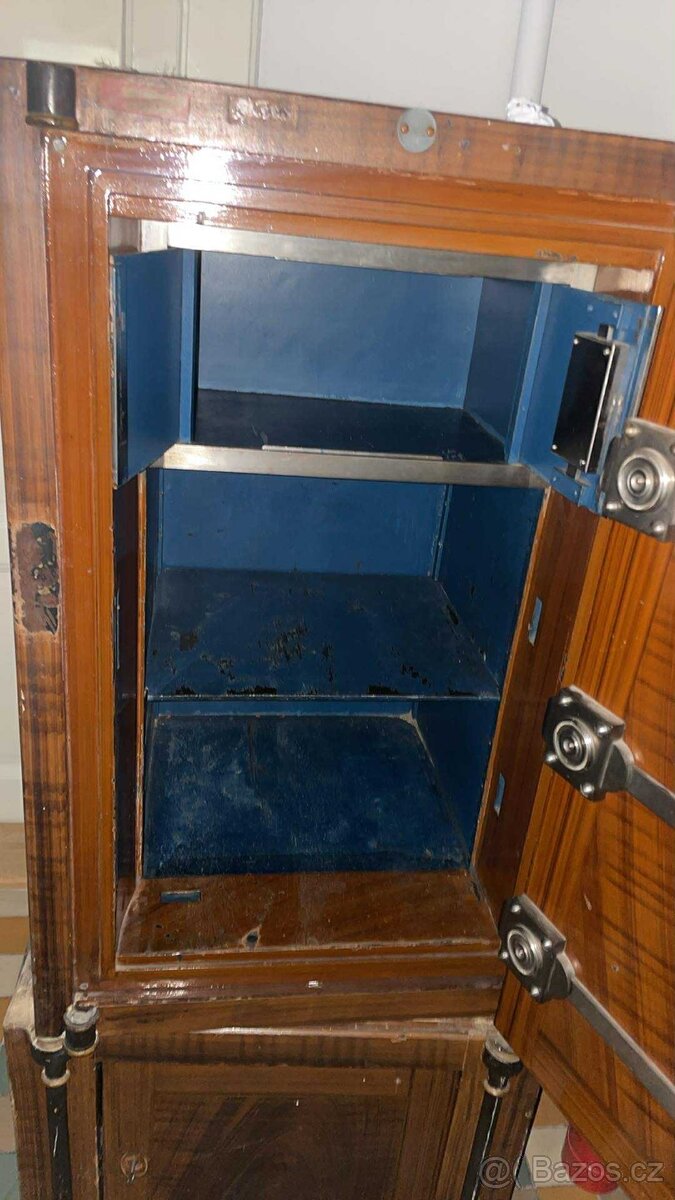 Prodám starožitný trezor - 3