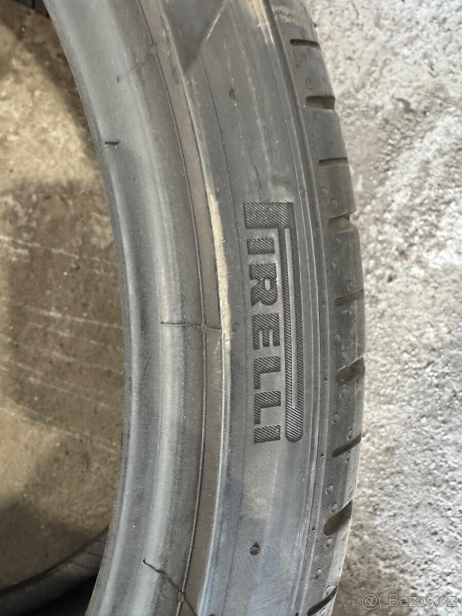 Pirelli 235/35r19 - 3