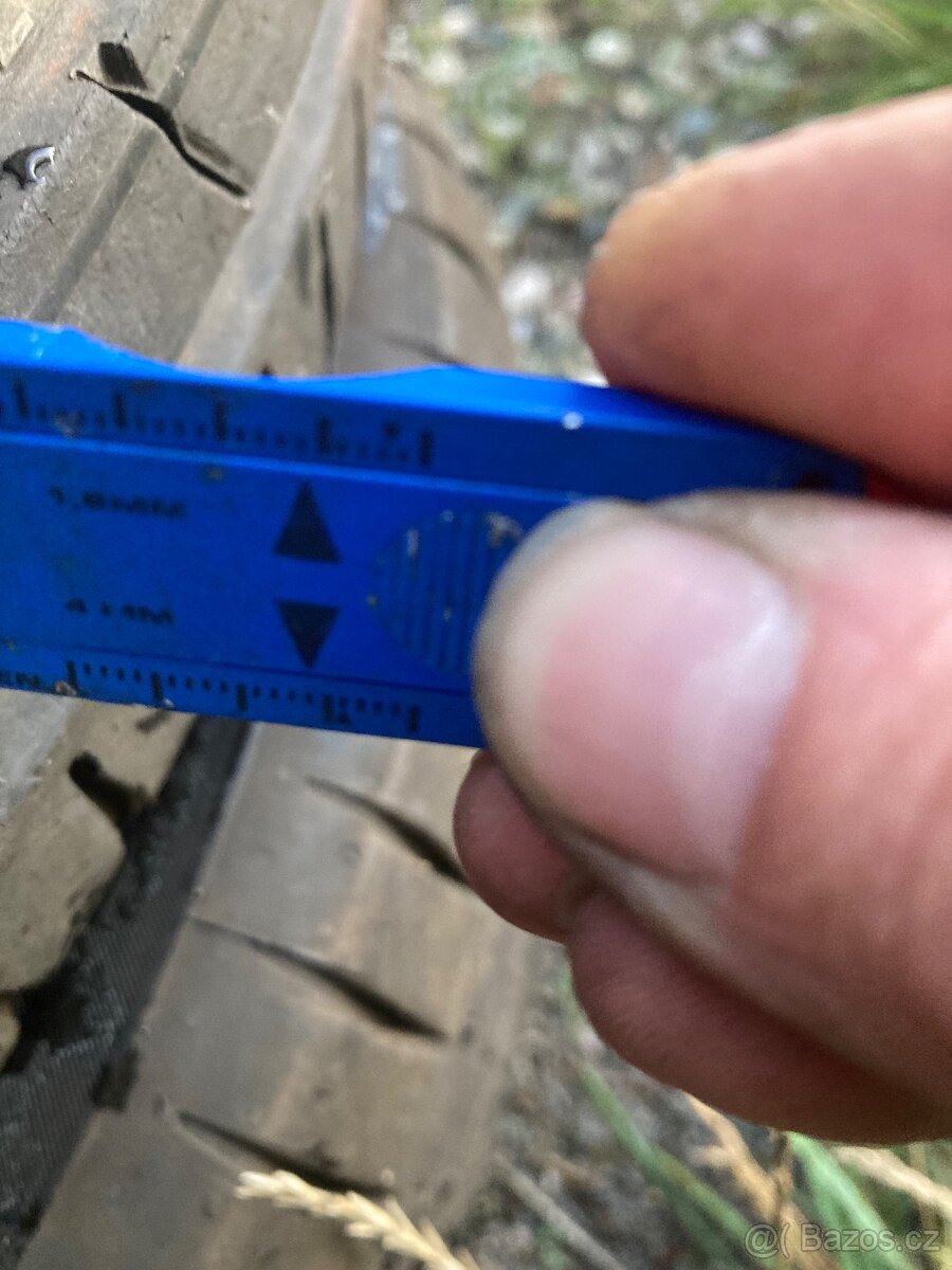 225/55 r17 - 3