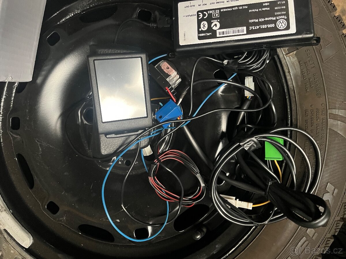 VW Bluetooth Touch Phone Kit - 3