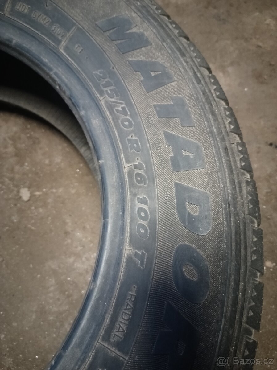 Pneu 215/70R16 - 3