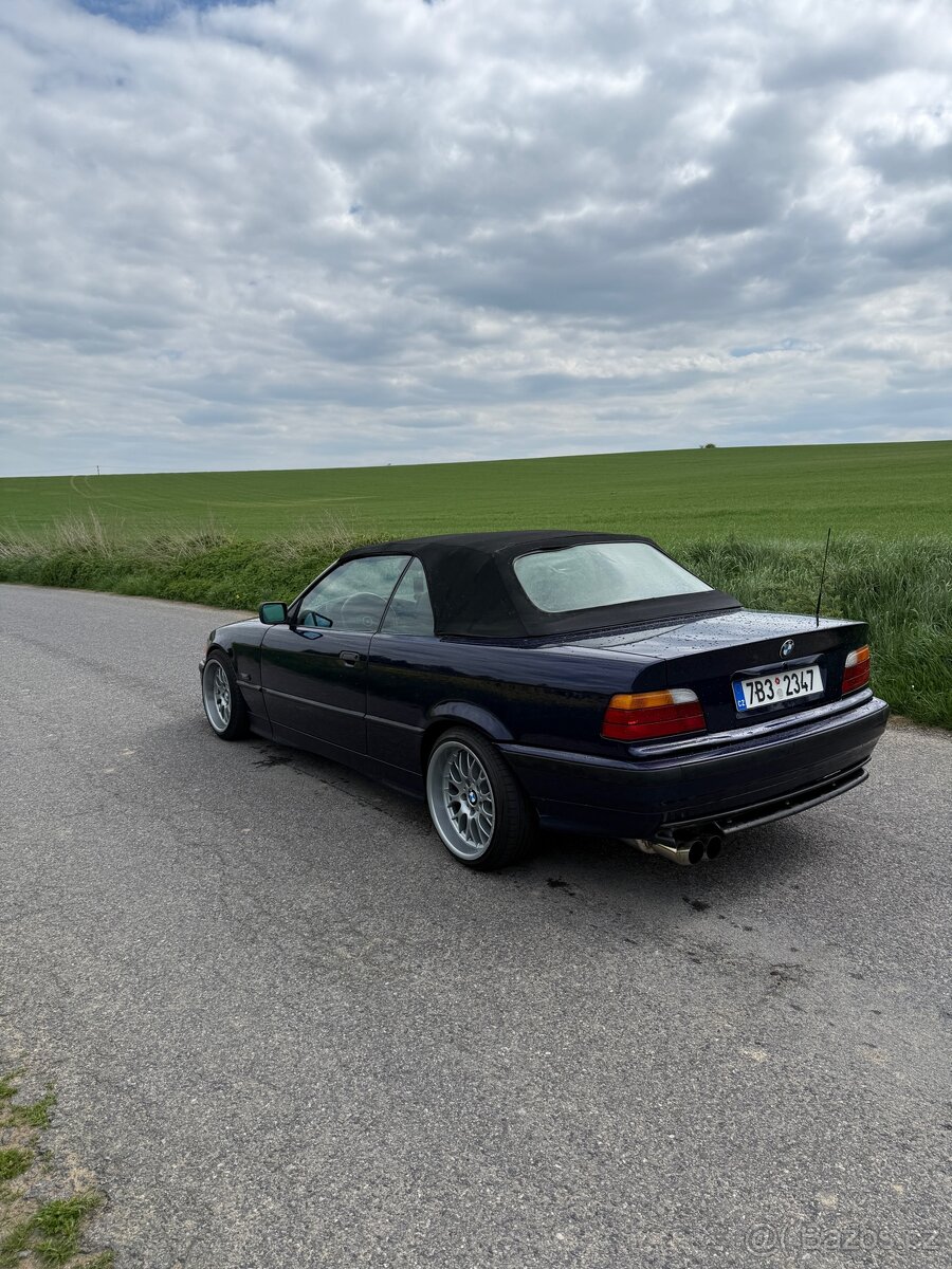 BMW e36 320i cabrio