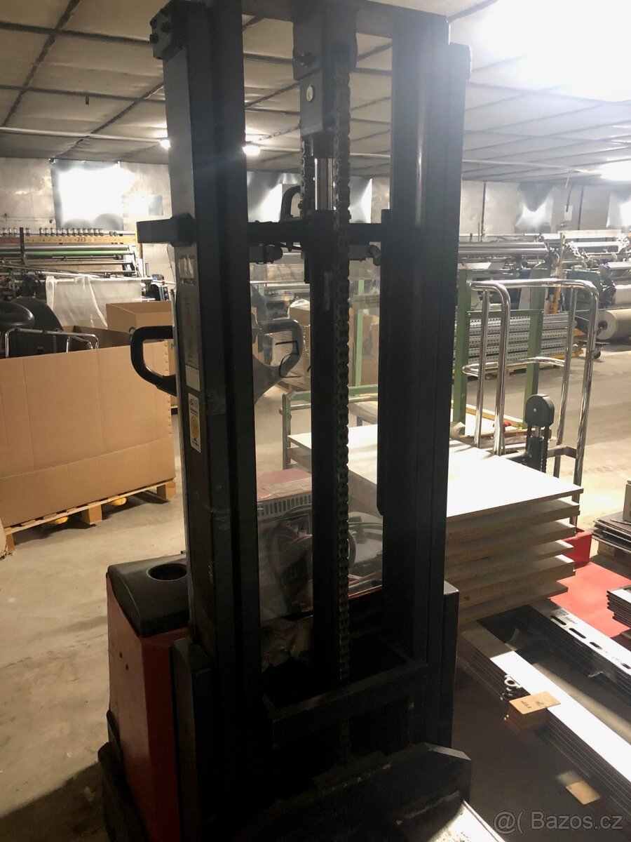 Elektrický ruční vysokozdvižný vozík Toyota - 3