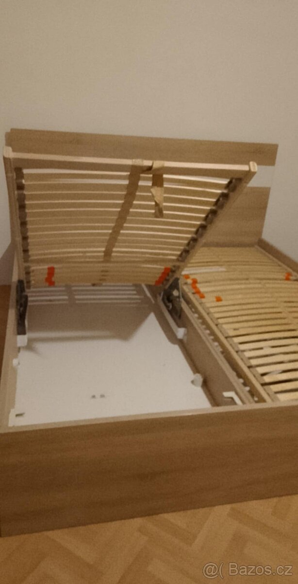 Manželská postel, obývací segment, věšák - 3