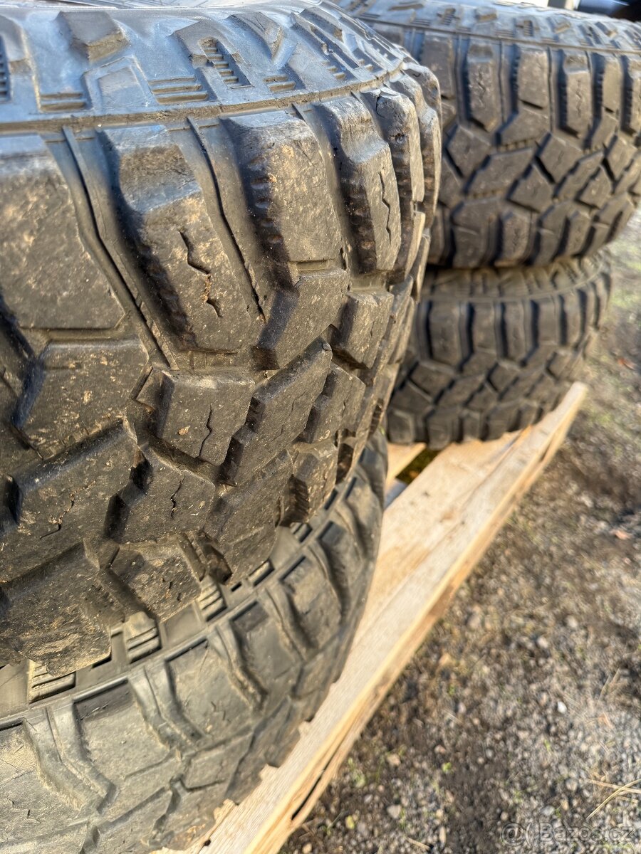 Pneu COOPER DISCOVERER STT PRO 35x12,5r15