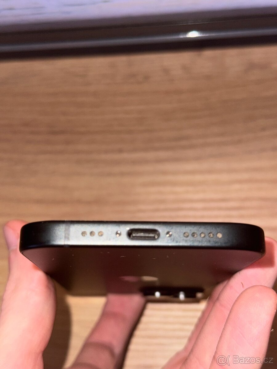 IPhone 15 128gb černý - 3