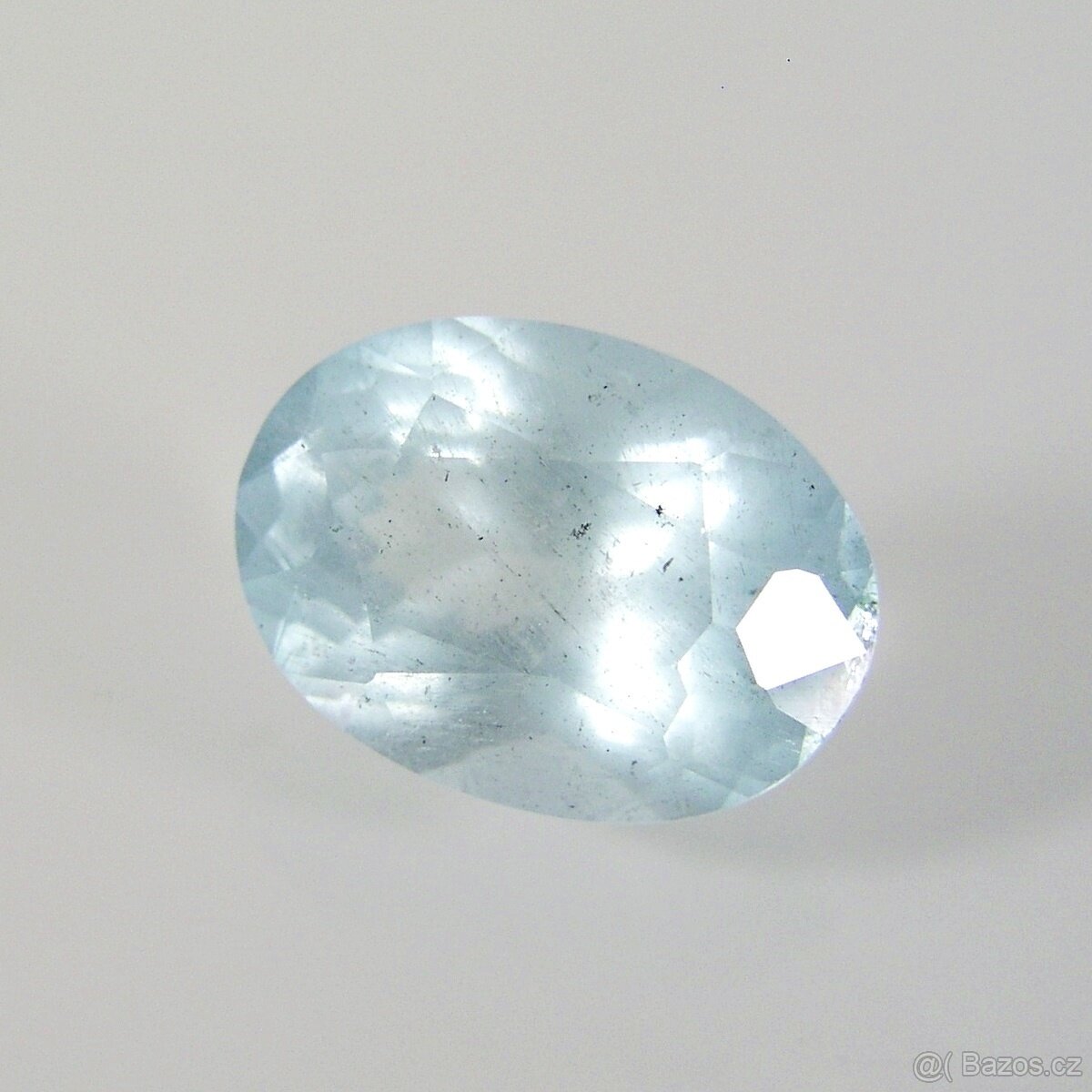 Akvamarín přírodní - ovál kombinovaný - 1,95 ct. - 3