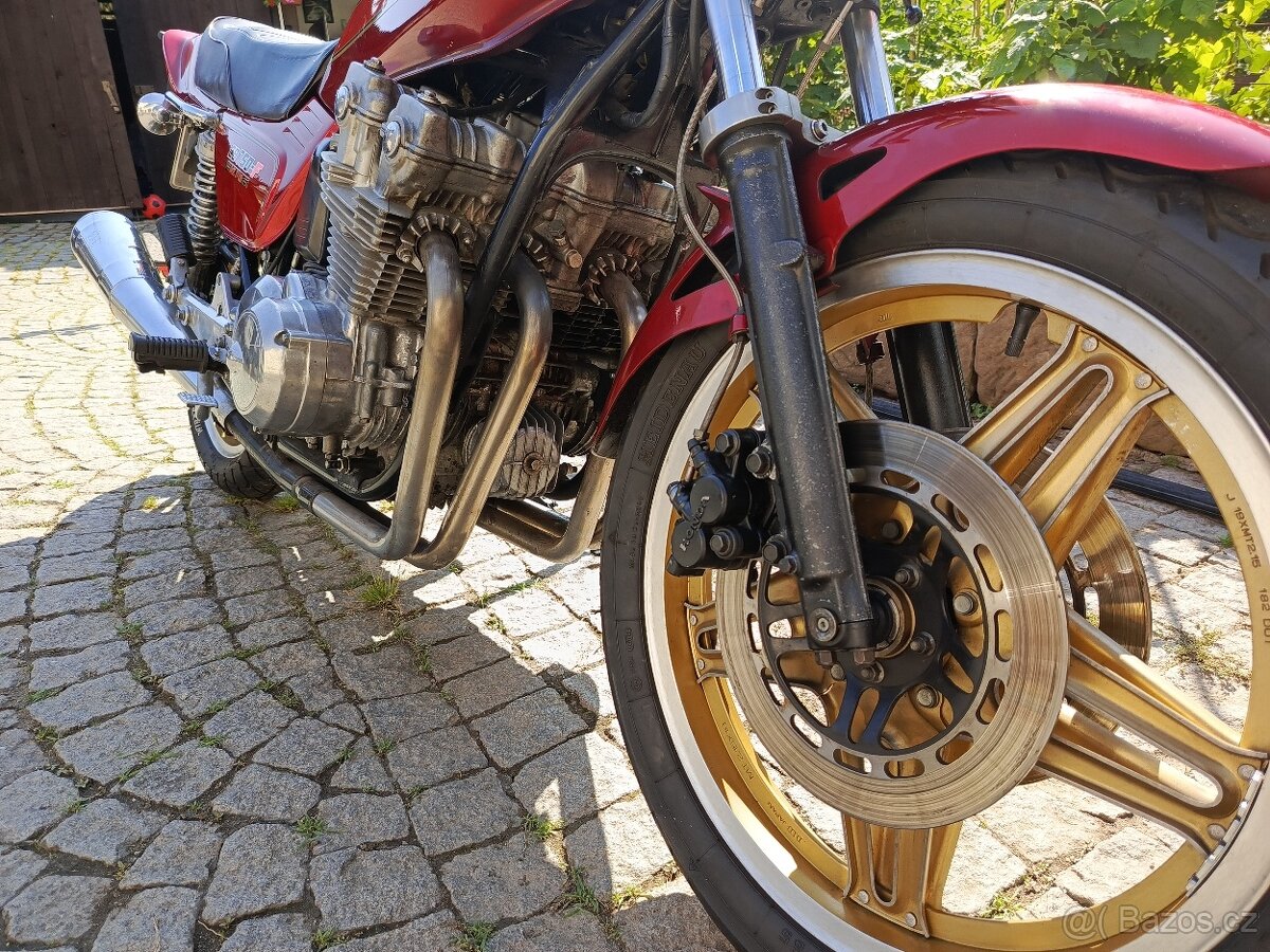 Honda RC04 cb750f - 3