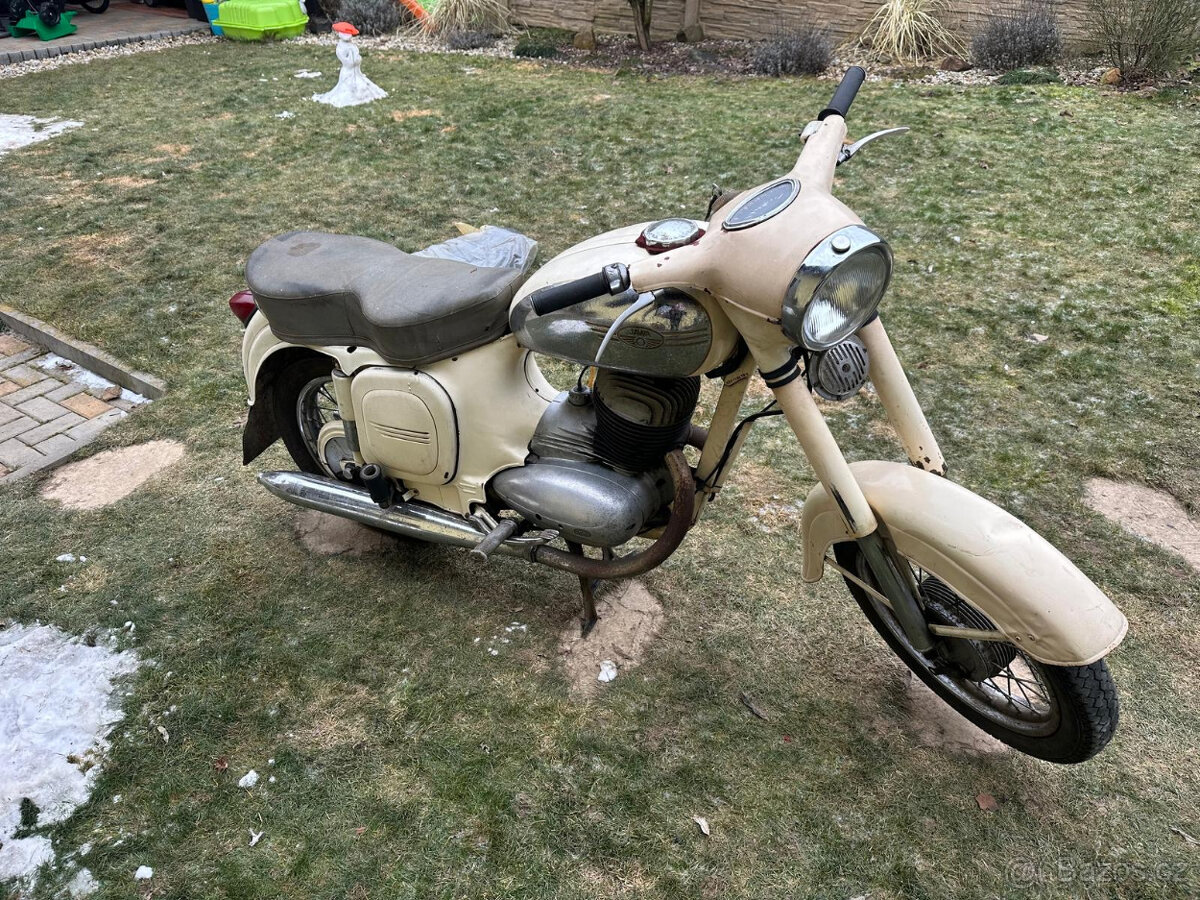 Jawa 250 - 3