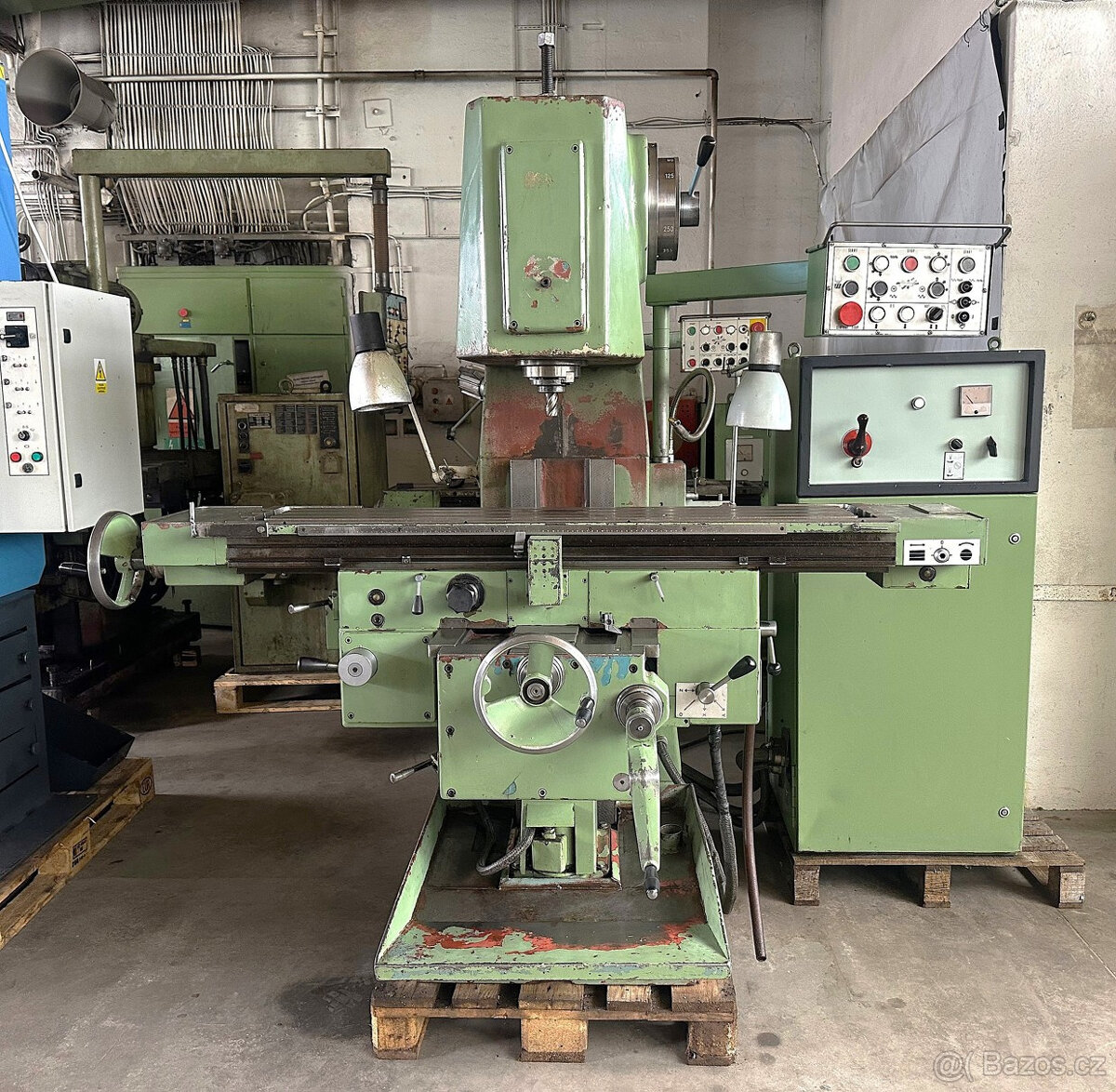 Frézka svislá konzolová FVE 20 - 3