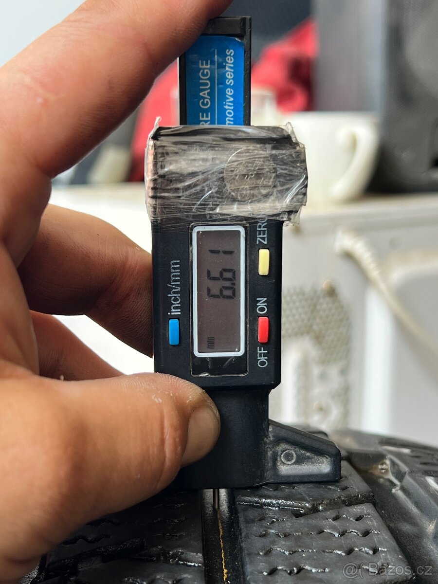 Zimní pneu NEXEN 215/65/16c - 3