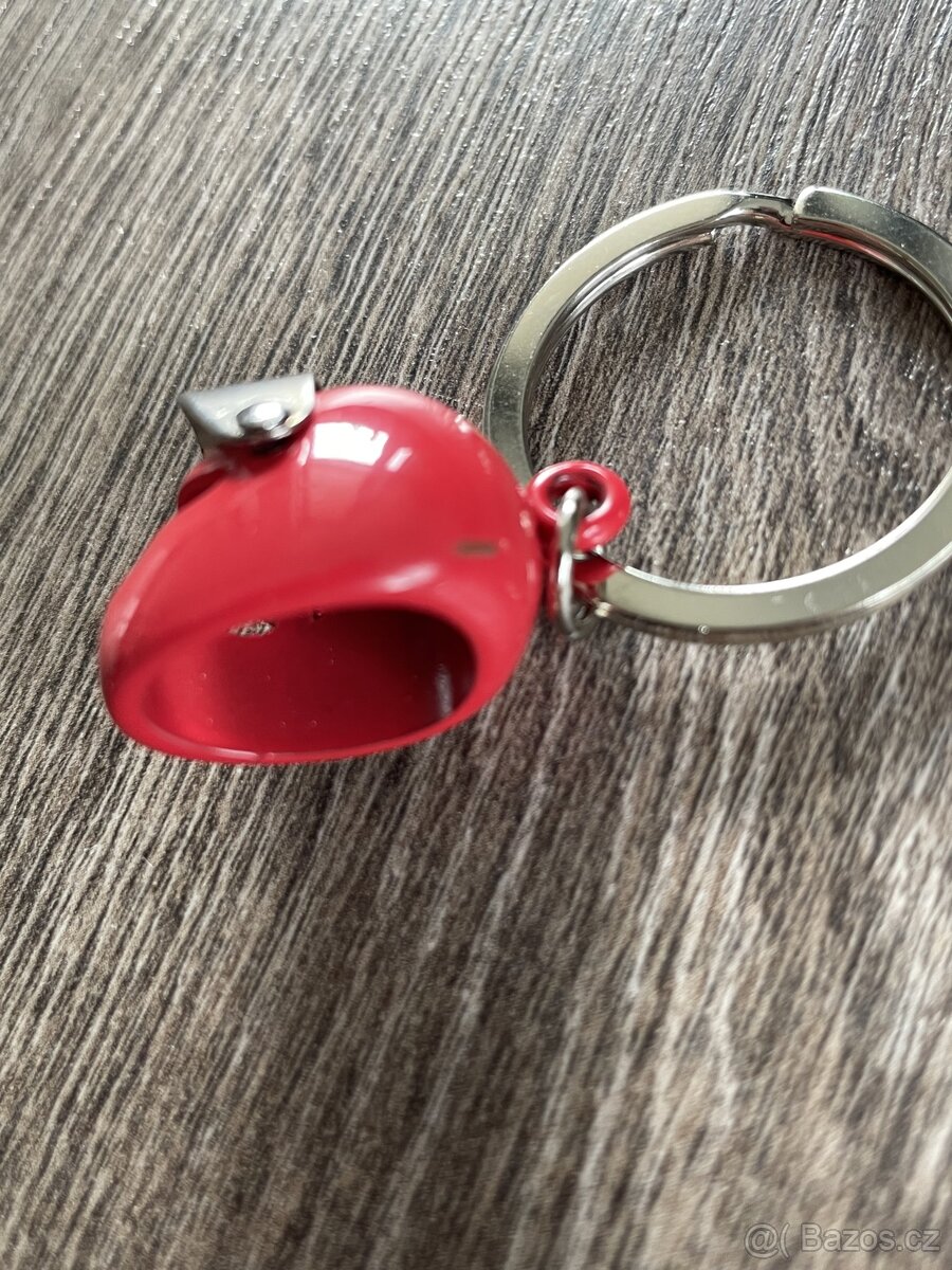 Přívěsek na klíče - helma - 3