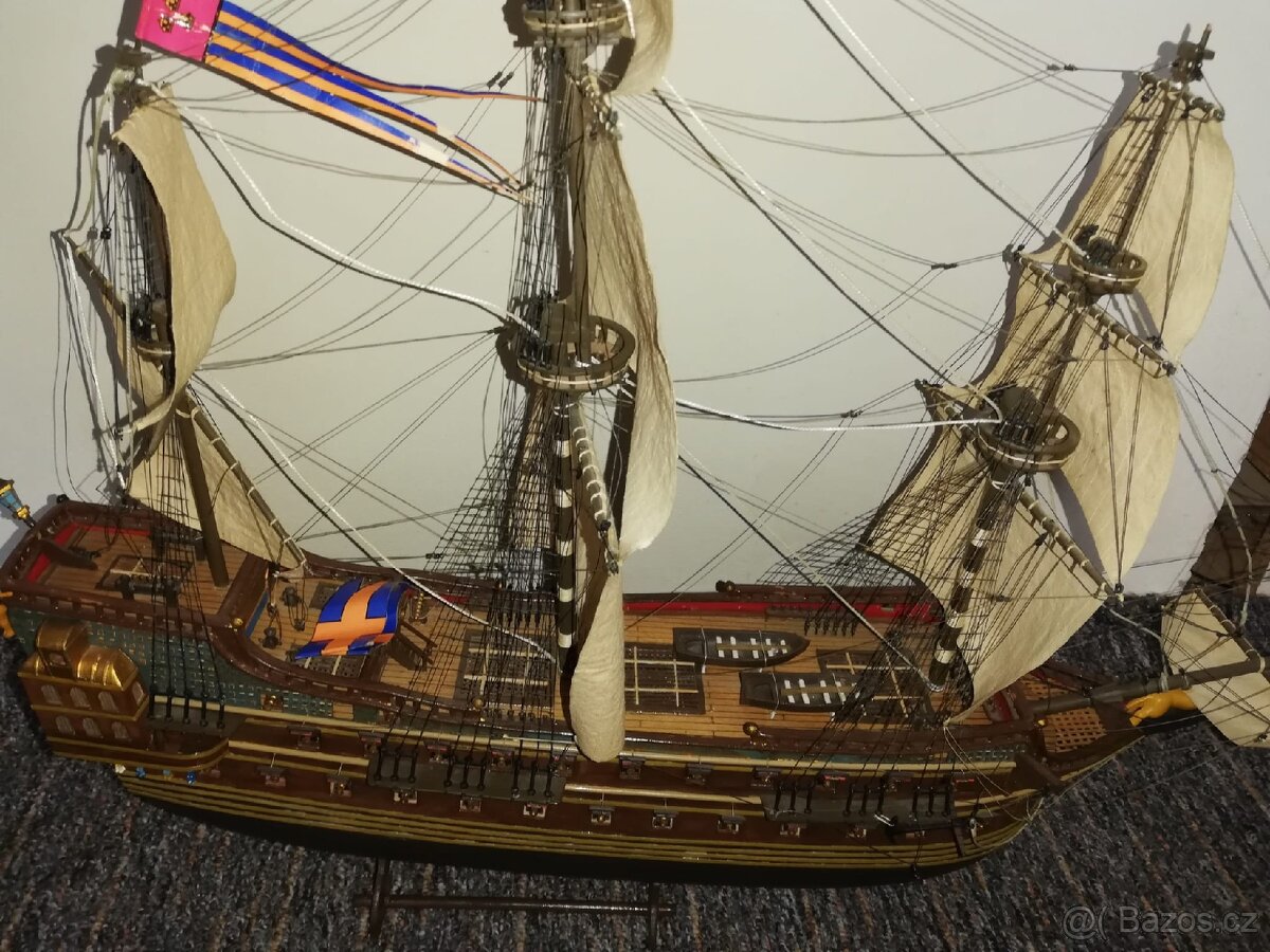 Dřevěný model lodě s krytem – styl historicke plachetnice - 3