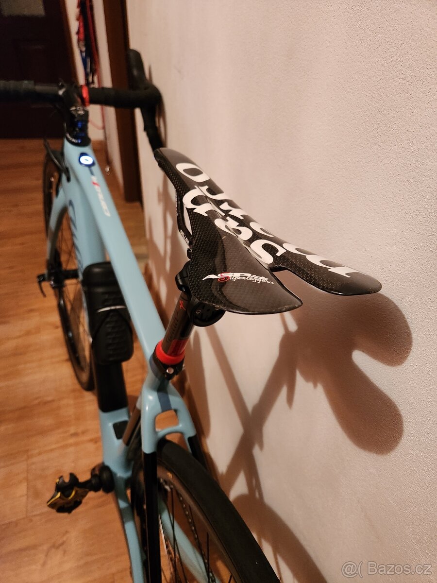 Prodám e-bike Wilier Cento1 Hybrid Ultegra 2022 modré/černé - 3