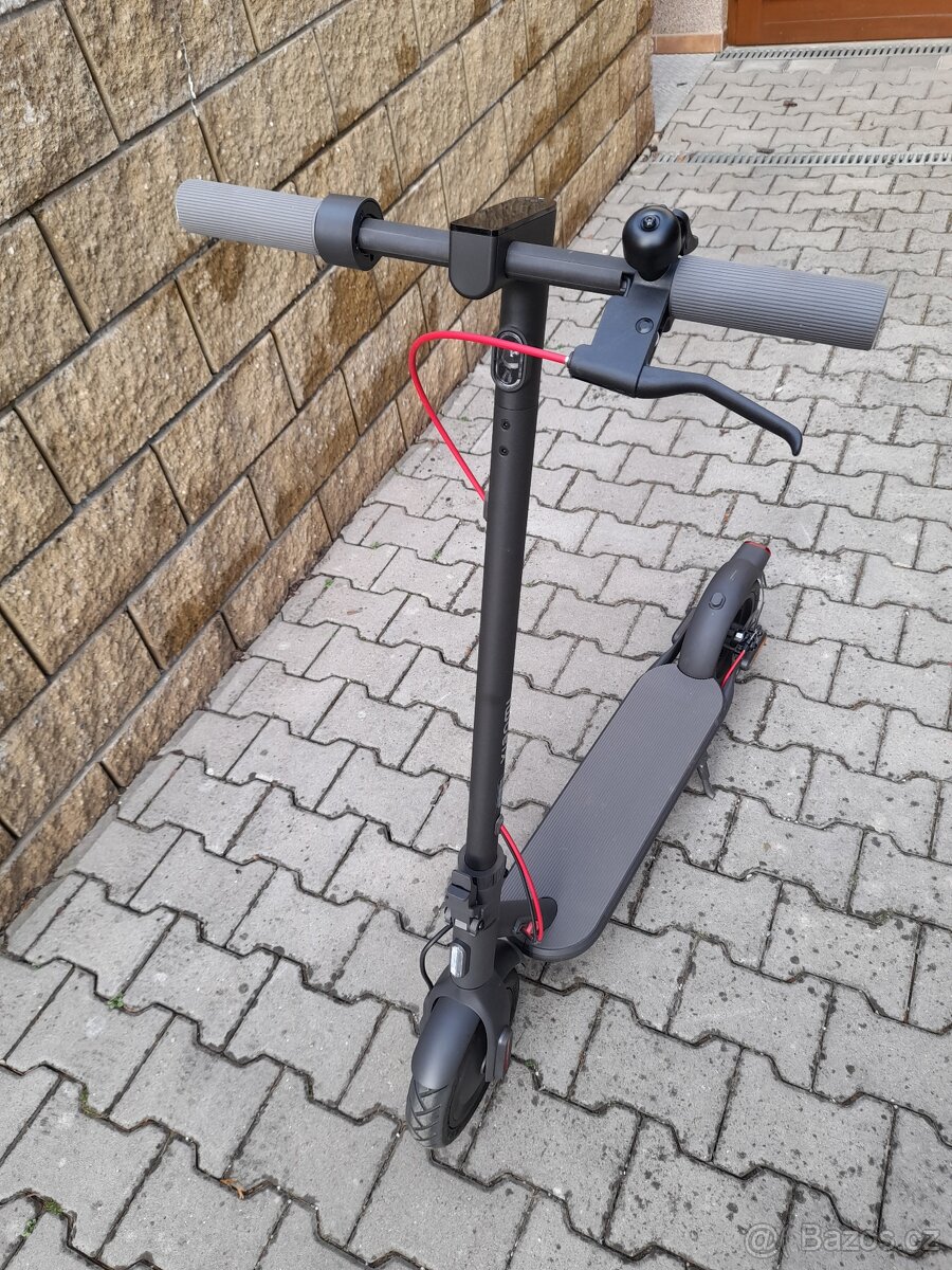 Elektrokoloběžka Xiaomi Scooter 4 EU - 3
