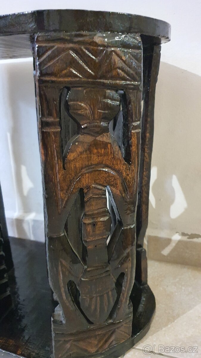 Dřevěný stojan na 28 CD. - 3