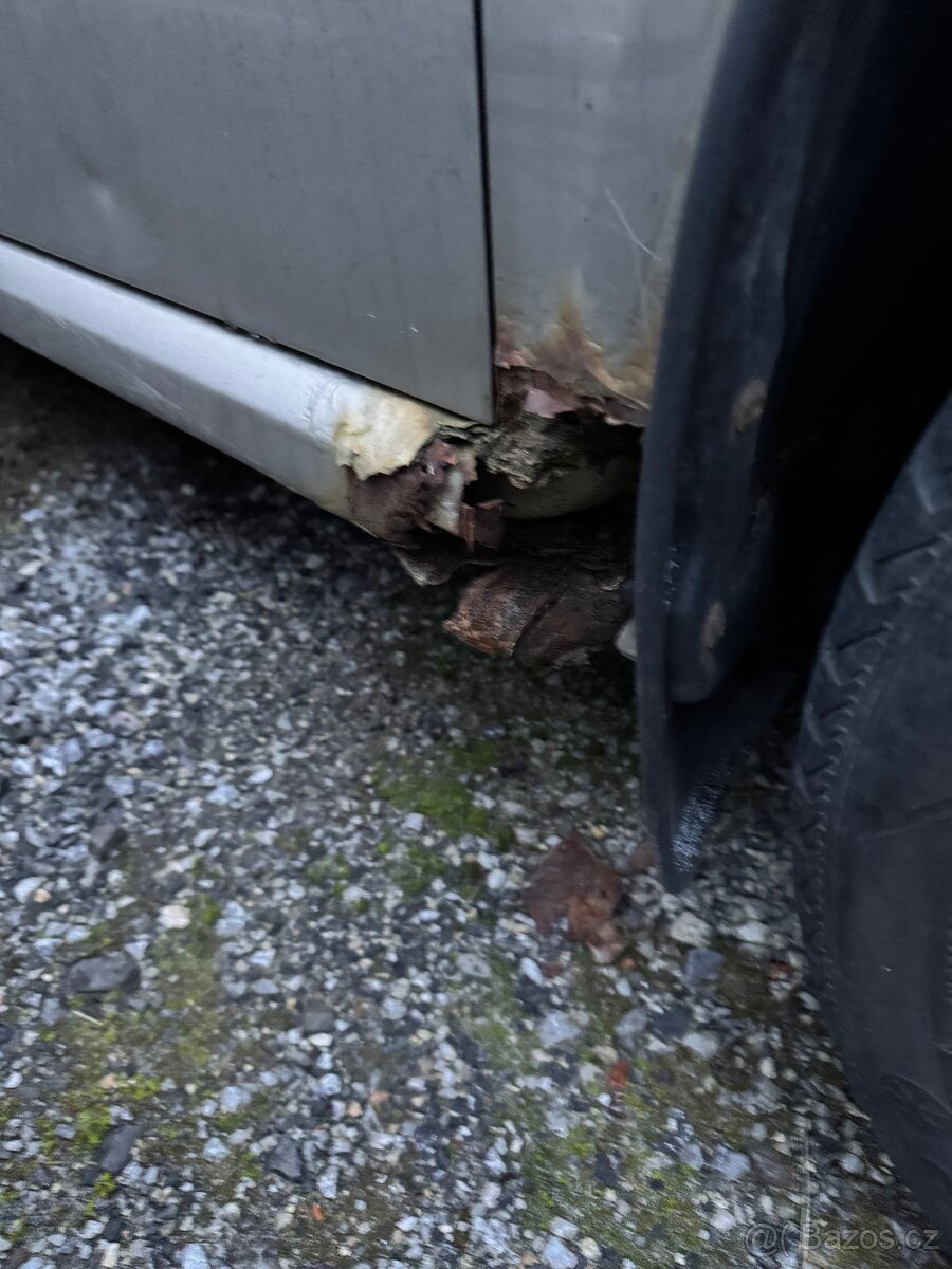 Prodám Škoda Fabia na náhradní díly - 3