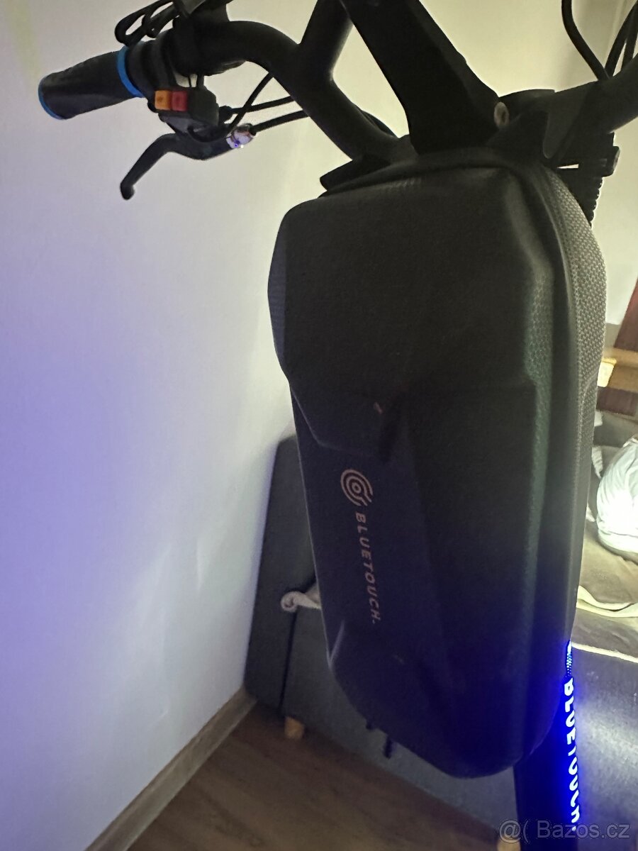 Elektrická koloběžka pro dospělé Bluetouch BT1000 - 3