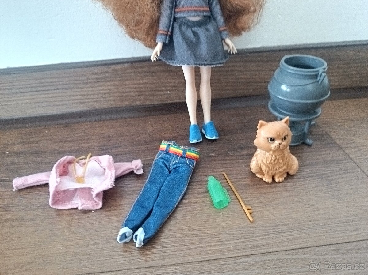 Módní panenka Hermiona s doplňky - 3