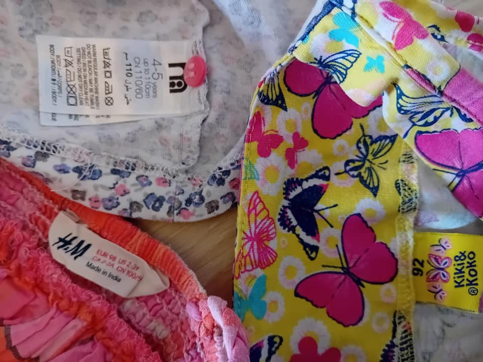 Šaty - dívčí, vel.95-110, cena za kus - 3