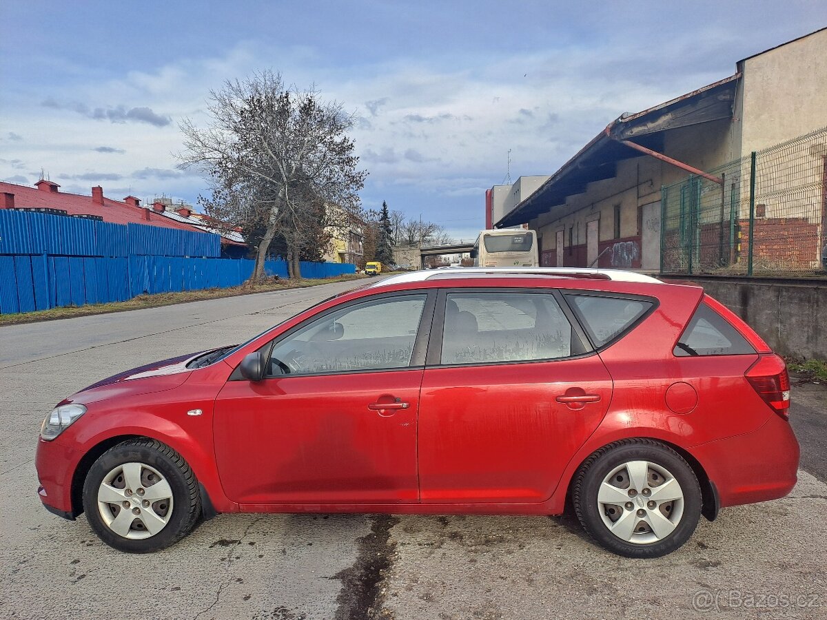 Kia Ceed - 3