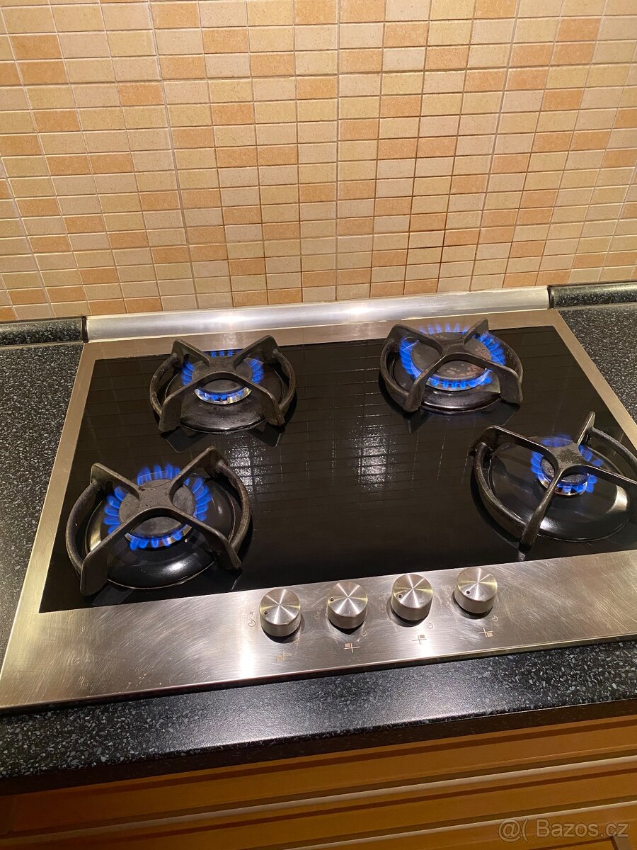 Plynová varná deska zn.Whirlpool - 3